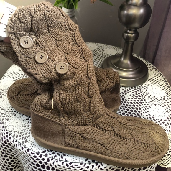Knit brown boots - Picture 1 of 3